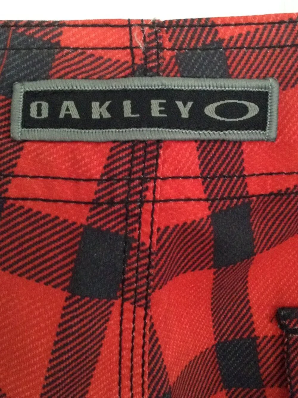 VTG 90's Oakley Board Shorts 34 Buffalo Plaid Drawstring Y2K Unlined Surf Beach